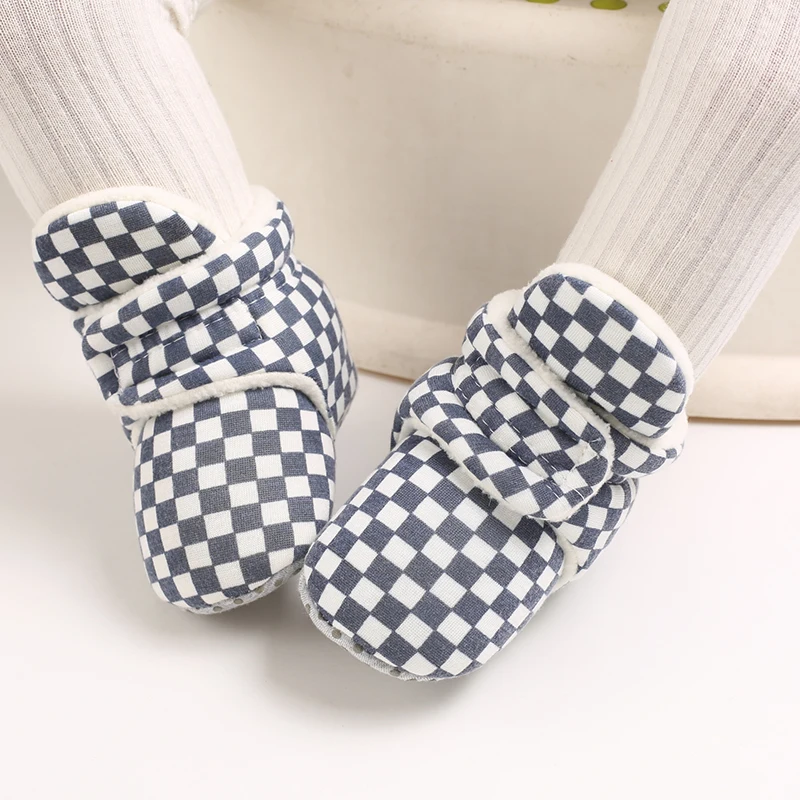 Winter baby diamond grid cloth bottom cotton shoes with warm and plush thick Velcro baby walking cotton shoes