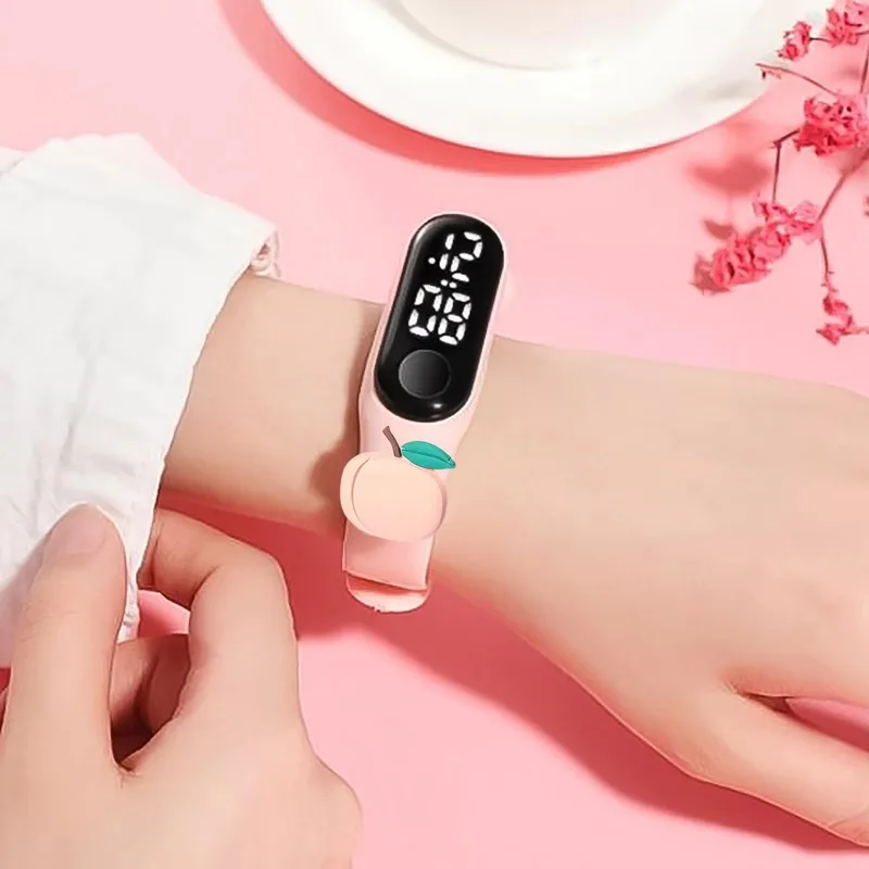 Montre électronique à affichage LED pour enfants, montres numériques Shoes pour enfants, montre de fruits de dessin animé pour garçons et filles, nouveaux cadeaux pour élèves