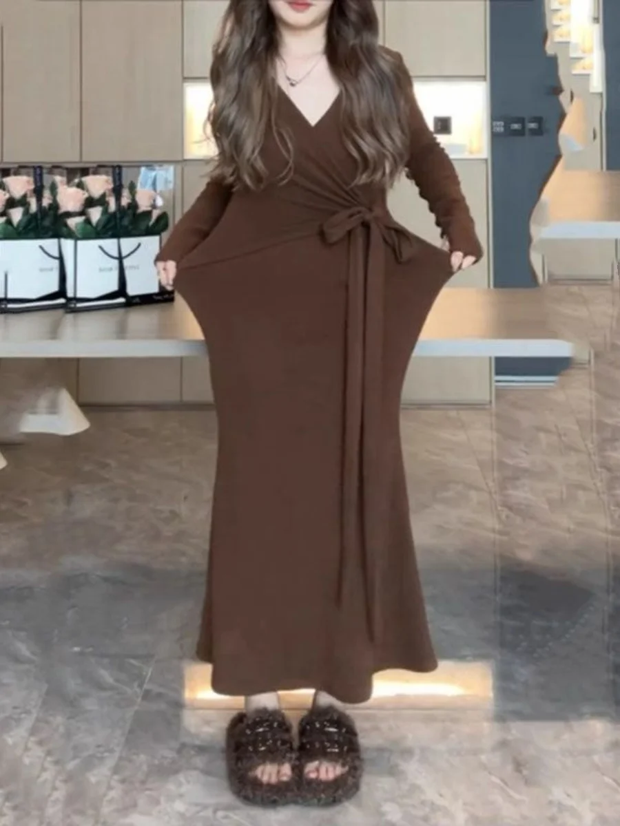 กระโปรงทรงเข้ารูปสไตล์เกาหลี รุ่น Pure Desire ผ้าเนื้อดี ผูกเอว ทรงยาว คอวี แขนยาว สำหรับสาวพลัสไซส์