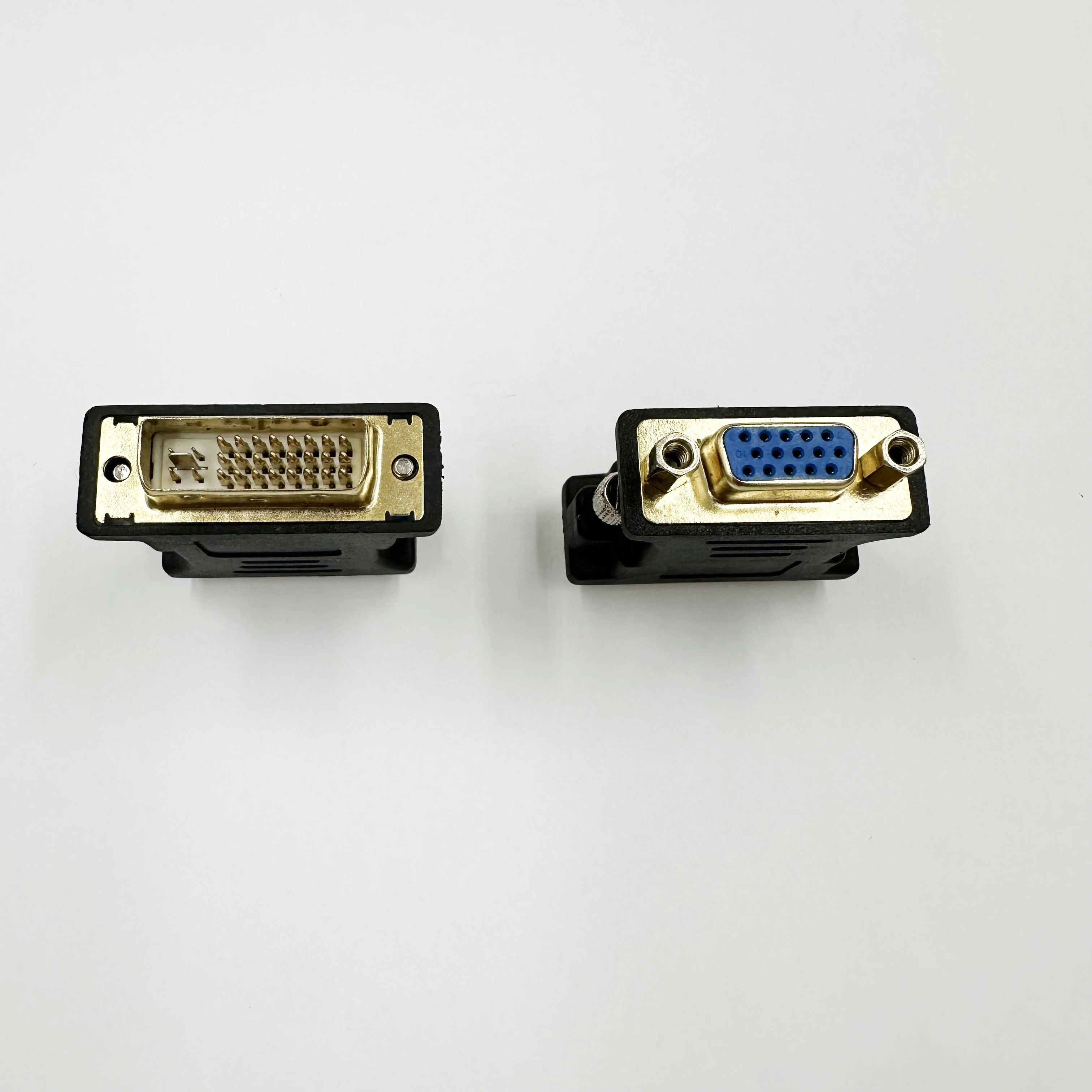 Адаптер DVI-I к VGA Преобразователь DVI «папа» к VGA «мама» Высокоскоростной видеоадаптер с винтовым замком Позолоченный 1 шт.