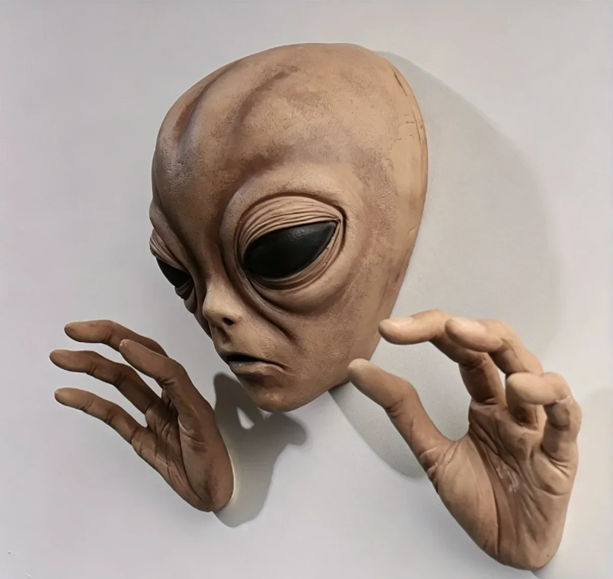 UFO Alien Visitor Extraterrestrial Organism Monster Green 51 Area Home Sci-fi Ornament Wall Hanging Creative Bedroom Decoration