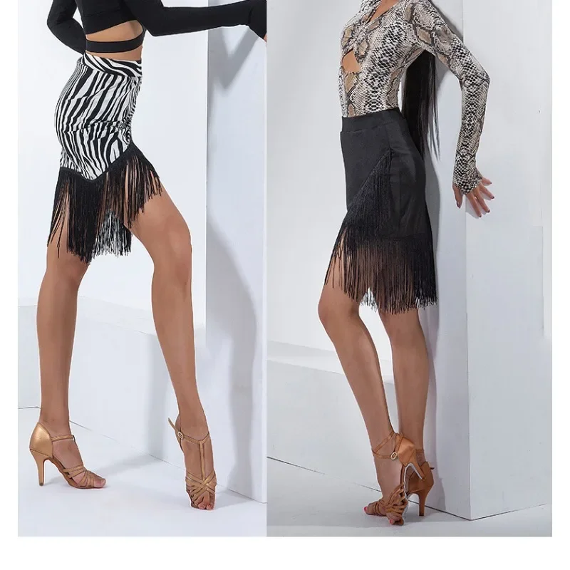 라틴 댄스 스커트 여성용 성인용 신상 크로스 헴 프린지 숏 스커트 불규칙한 밑단 연습복