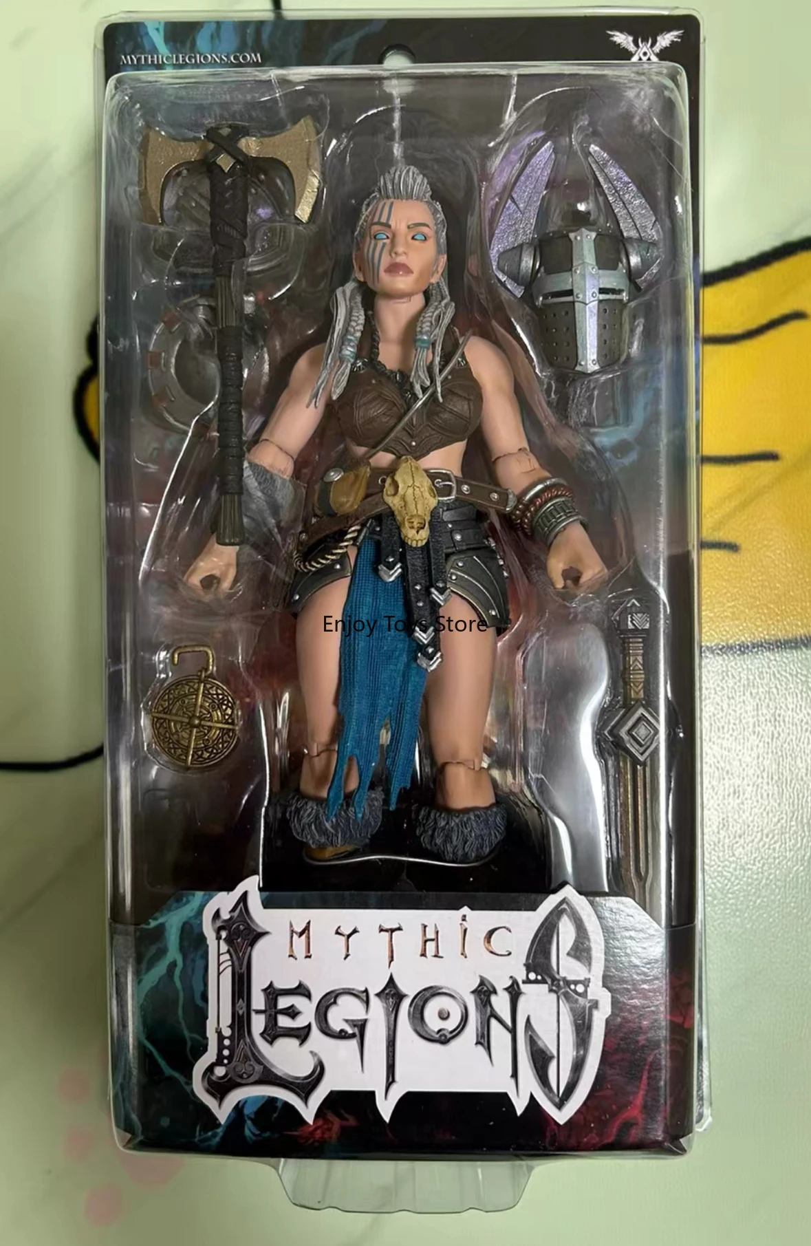 

In Stock 1/12 6-inch American-style Action Figure: Mythic Legions Star Bear Wave Female Barbarian Nieve