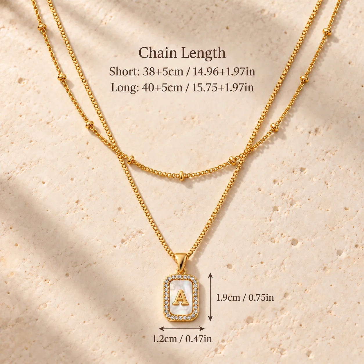 Initial-Charm, mehrschichtige, vergoldete Buchstaben-Halskette für Damen und Herren mit Perlenkette, Zirkonia-Rechteck, Geburtstagsgeschenk – Detail 3