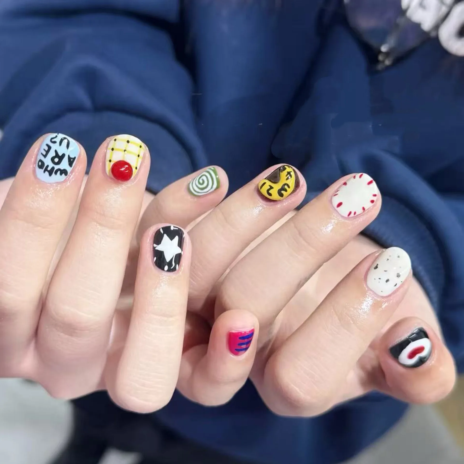

10PCS Korean Press on Nails Short Square Cute Cartoon Apple Star Design with Diamonds Sweet Ins Style Handmade Fake Nails Glossy