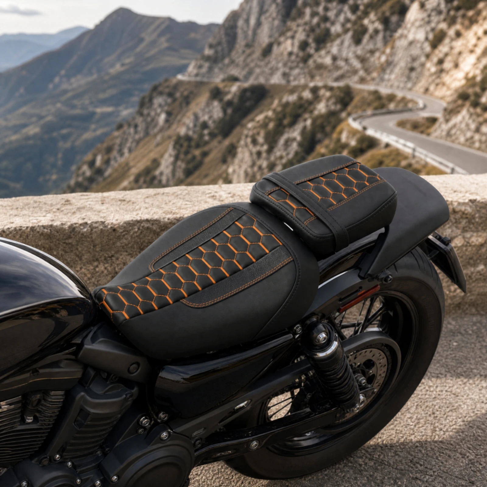 Harley Sportster 1250S Seat Assembly Supportive Sportster Replacement Seat Long-Lasting Easy to Install for Commuter Riders