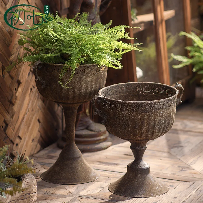 HYS European retro wrought iron flower pot handicrafts, high-footed trophies, old flower utensils, home metal vase decorative