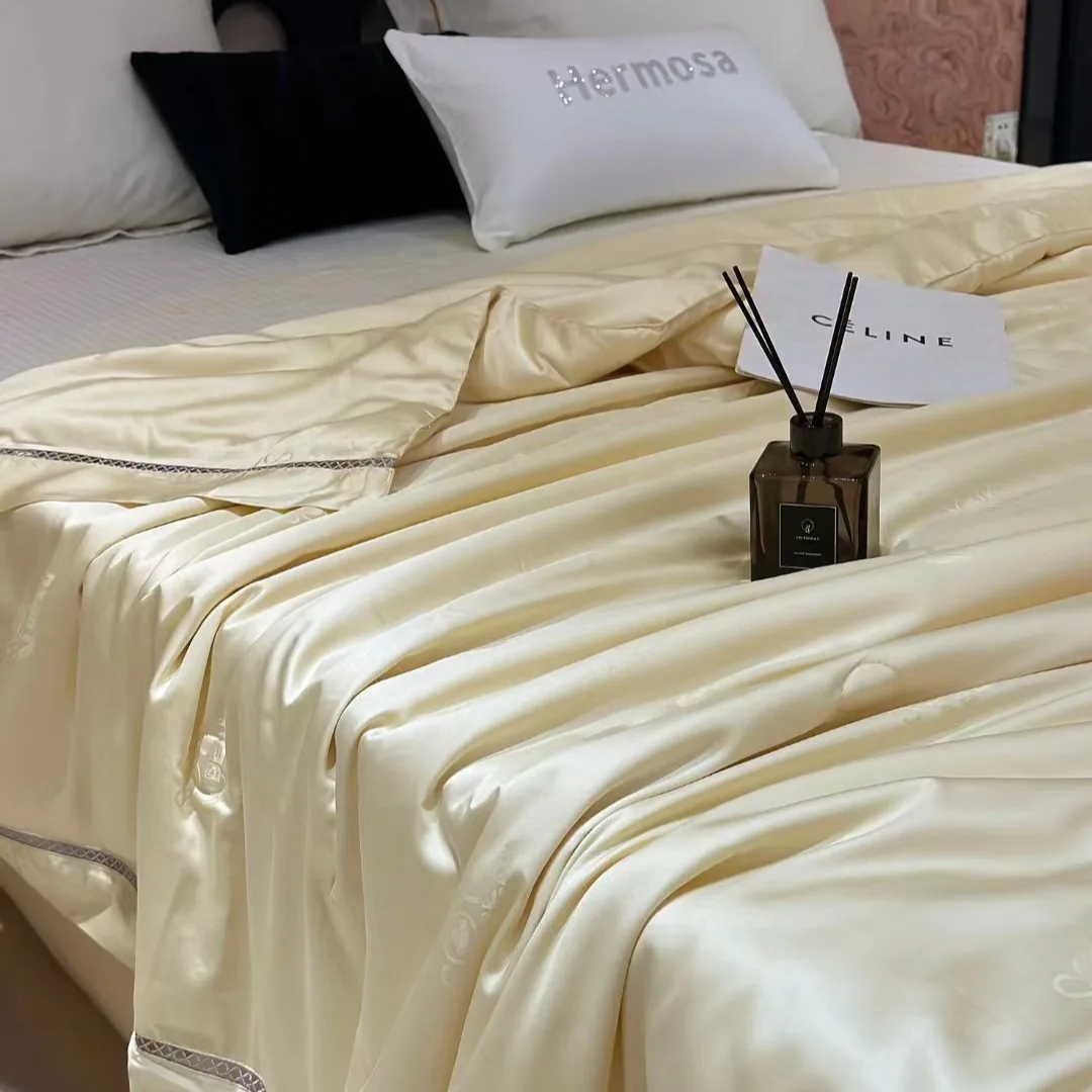 

Customizable Tencel hollow edge solid color jacquard soybean summer quilt cool air conditioner quilt