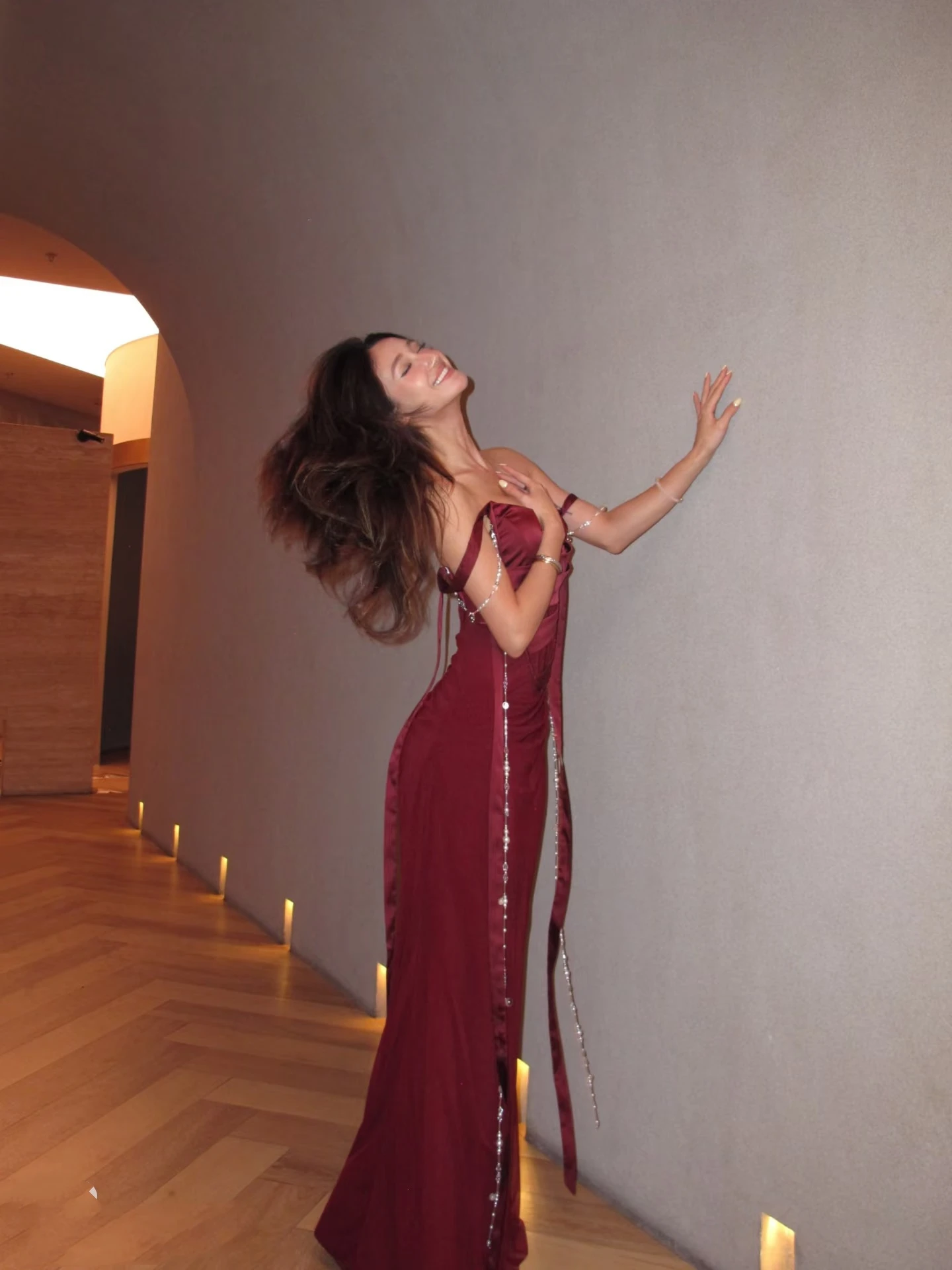 

Red Wine Color Retro Thousand Gold Women's Dr Luxury Siren Dr Strap Design Sense Holiday Dr