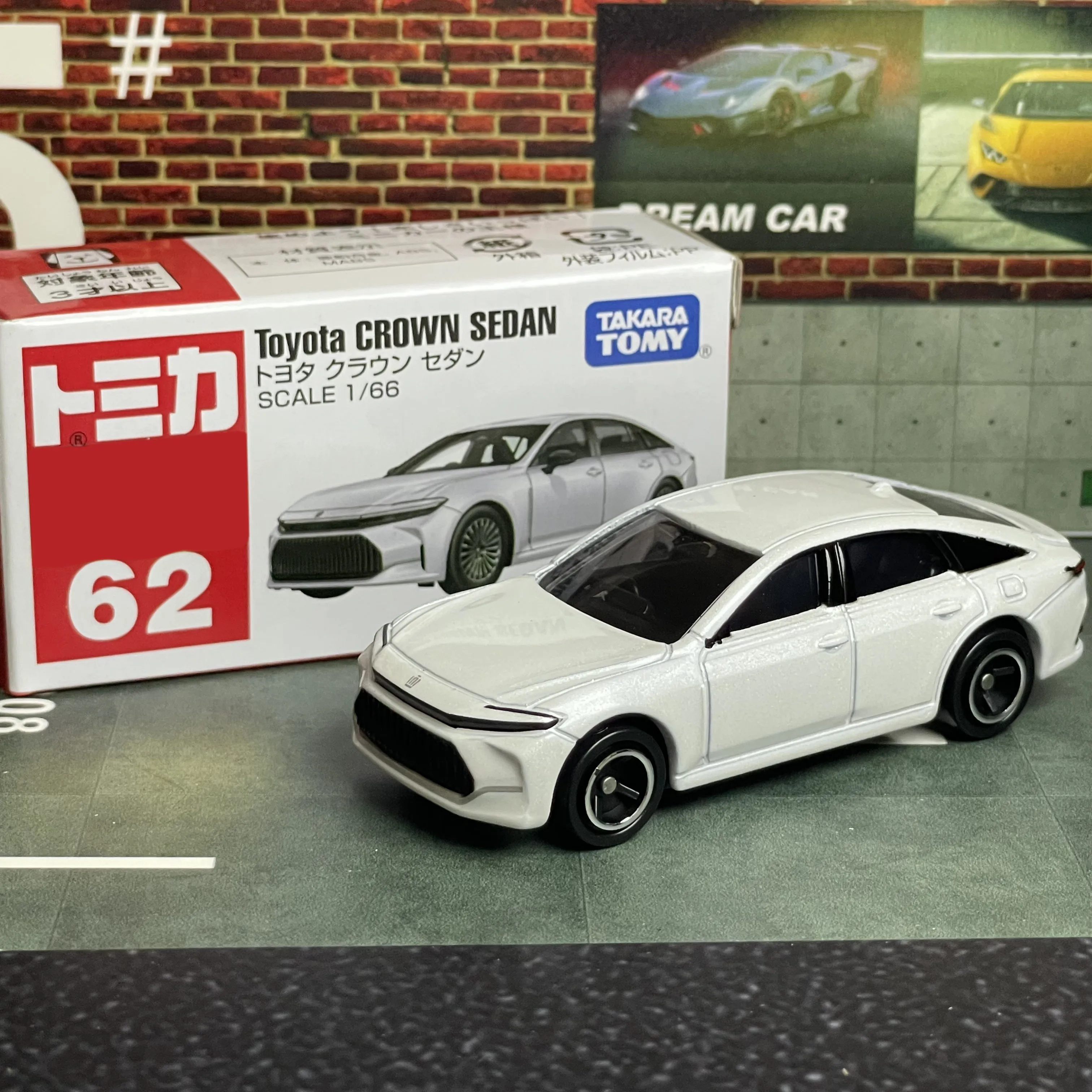 Takara Tomy Tomica No.62 Toyota Crown Casting Static Cars Hot Pop 1:64 Car Alloy Toys Vehicle Diecast Metal Model for Children