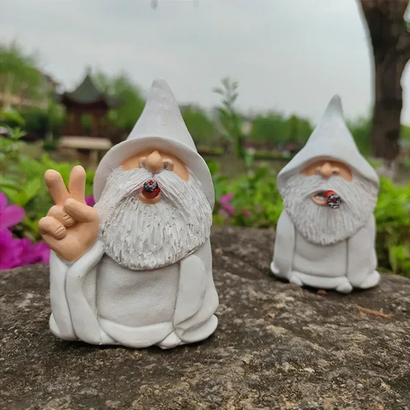 Interesting Smoking Dwarf Garden Sculpture Decoration Dwarf Dwarf Statue Indoor Small Statue Gift Home Courtyard Decoration