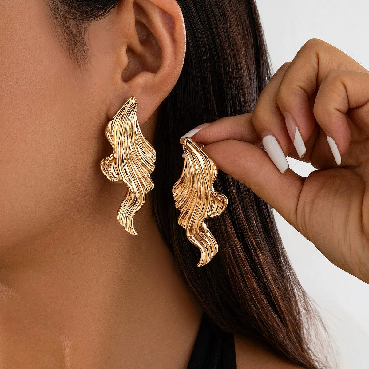 Lange Quaste Textur UV Goldene Tropfen Ohrringe für Frauen Einfache Vielseitige Persönlichkeit Übertrieben Glatte Kreative Schmuck Mädchen Geschenk