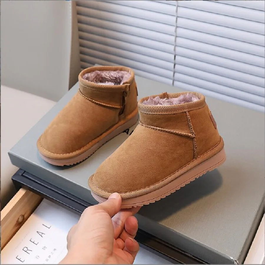 Botas de neve de pele infantil integradas, botas curtas de lã para meninos e meninas, botas de algodão versáteis de cor sólida, Baby Wa, Inverno, 2024