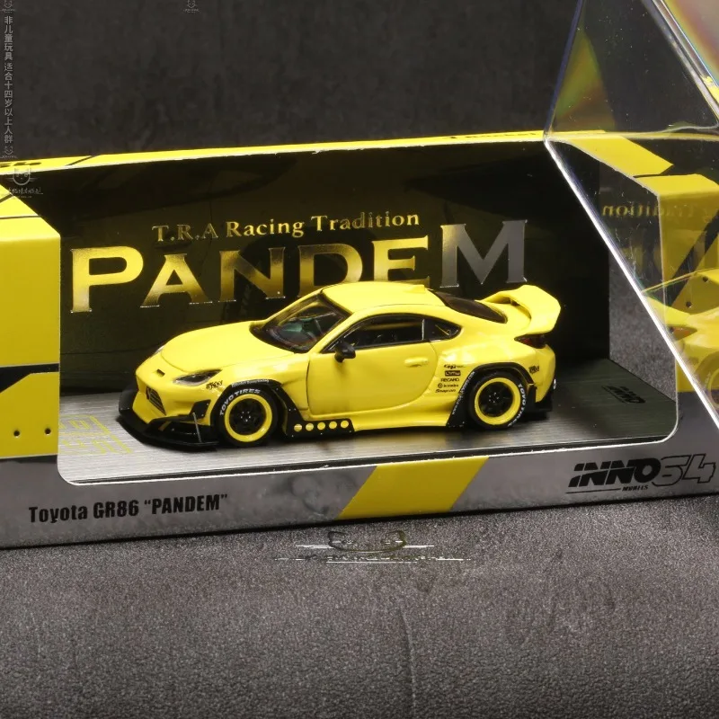 

В наличии 1/64 Toyota GR86 Rocket Rabbit PANDEM литая под давлением статическая модель автомобиля, коллекционное украшение для игрушек для мальчиков.