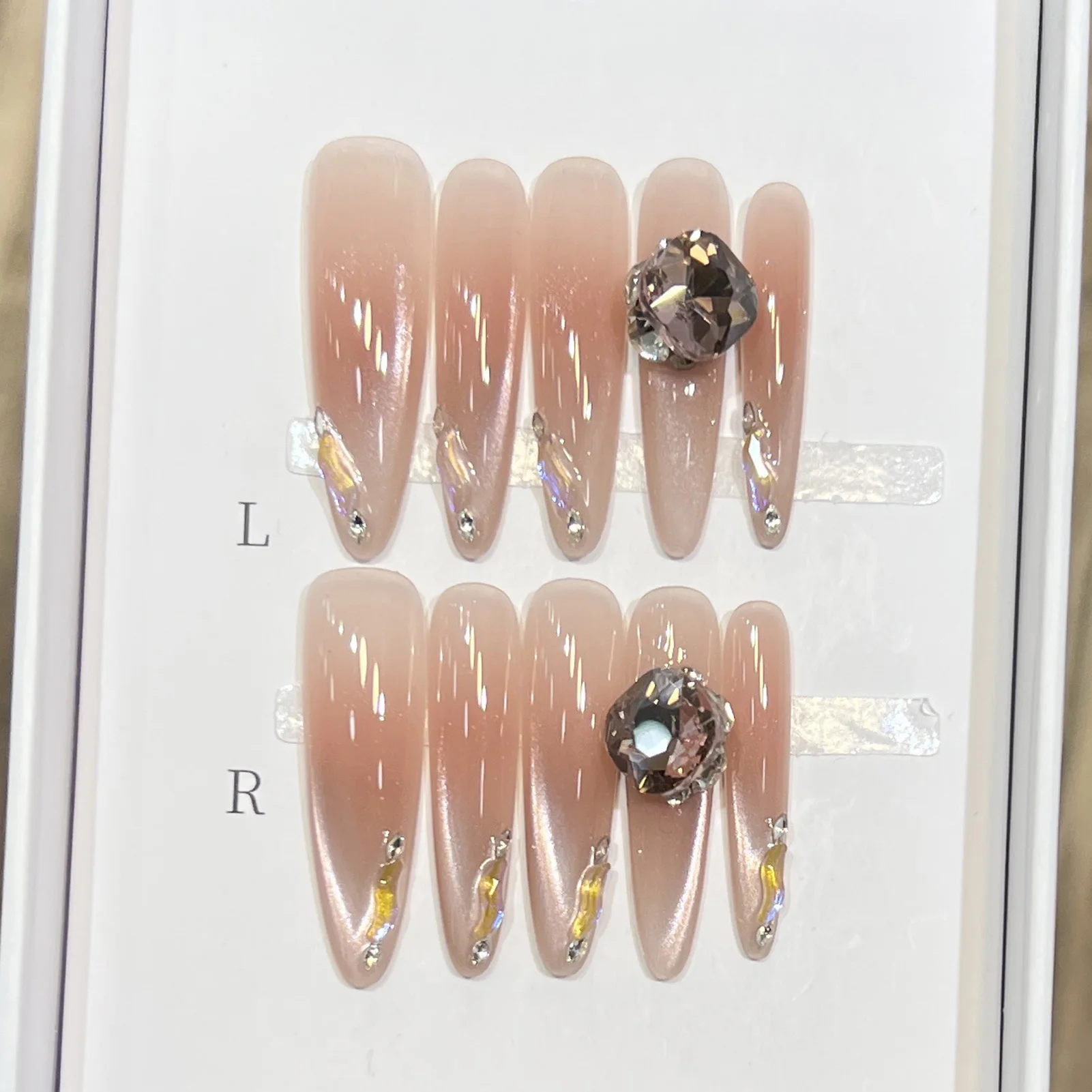 10 個トレンディな小剣偽爪グリッターフレンチ付け爪ラインストーン人工爪爪 DIY 装飾