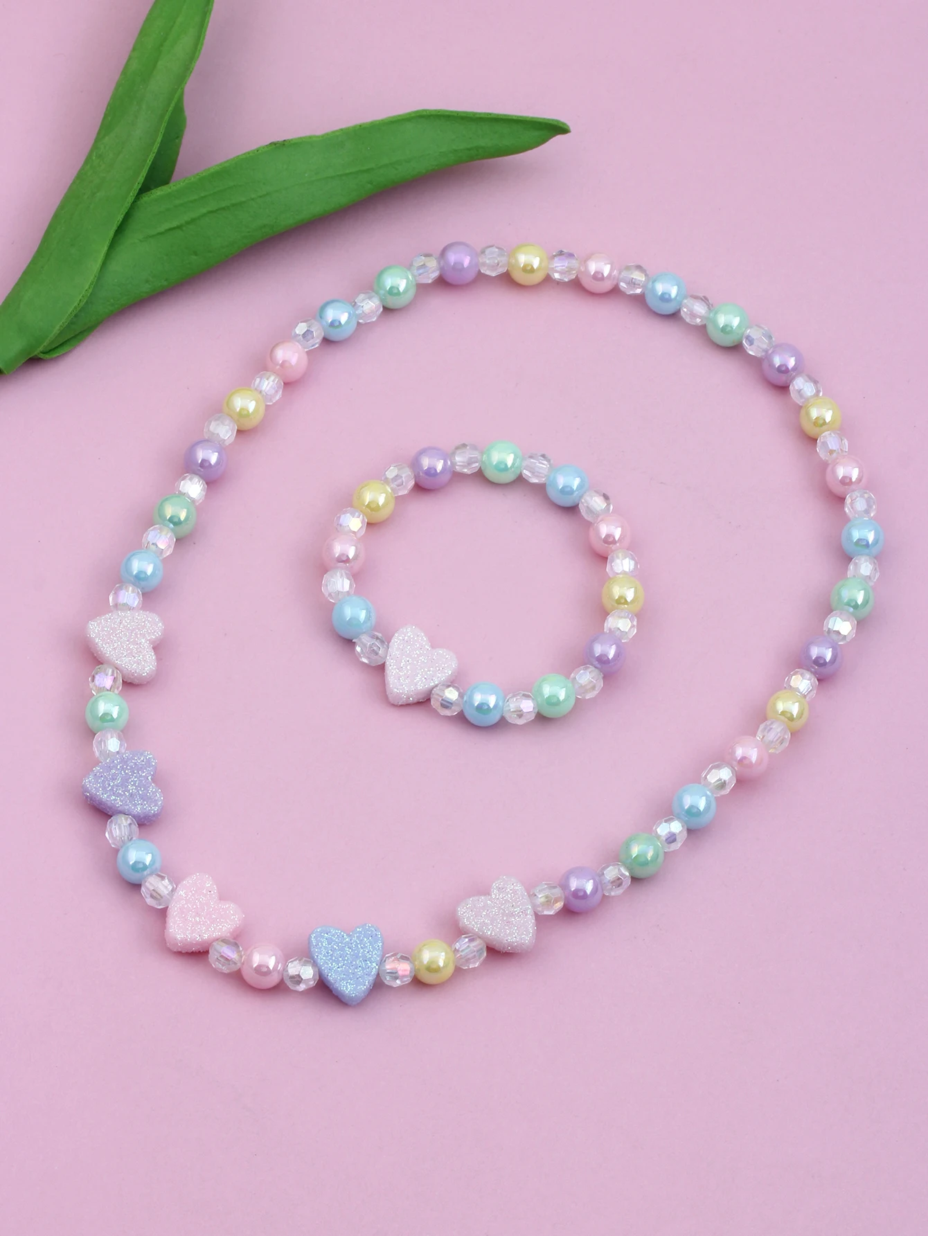 2pcs Girls\' heart-shaped decorated beaded necklaces and bracelets are worn daily throughout the four seasons in random