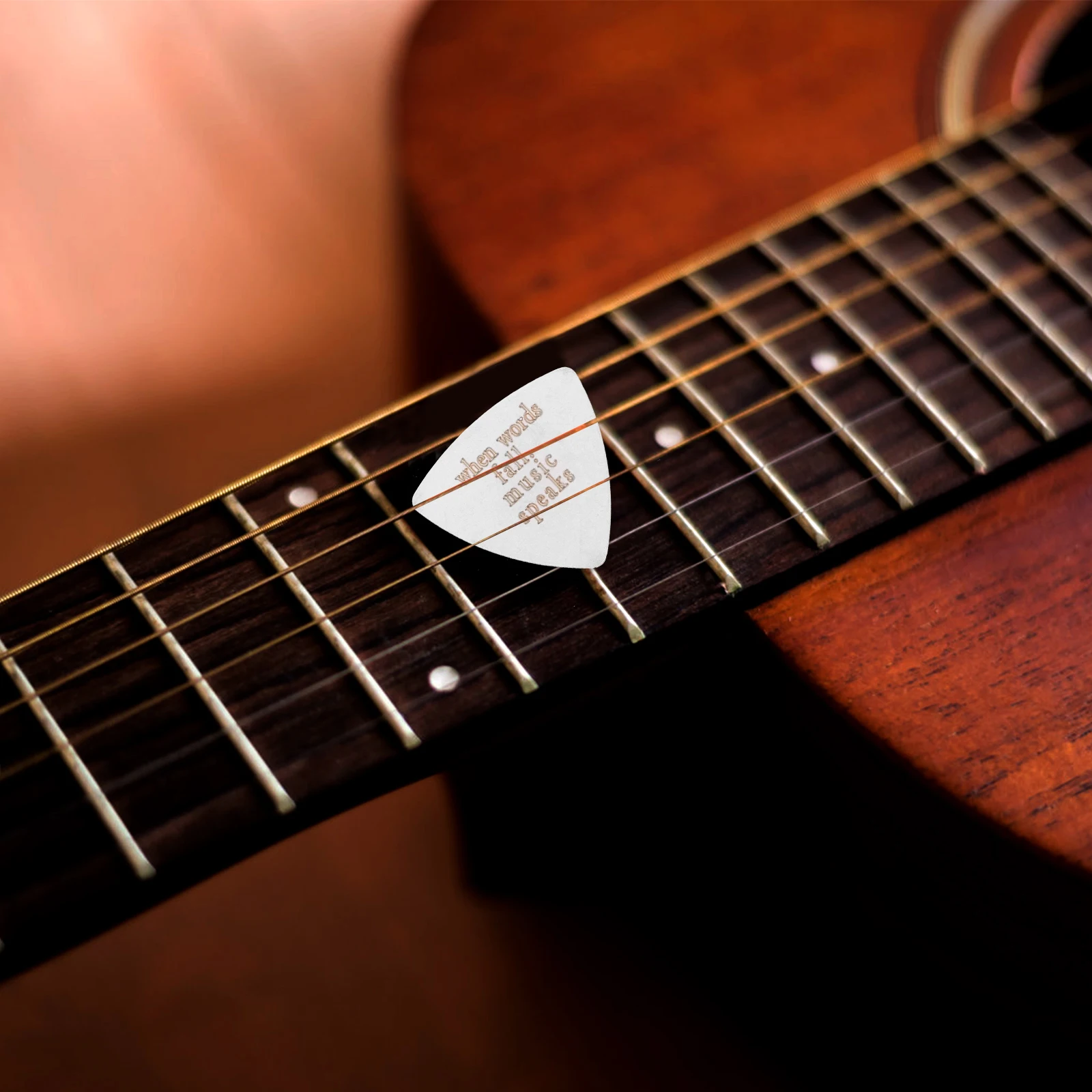 

3Pcs Guitar Picks Small High Quality Electric Guitar Picks Finger Protection for Performance Practice Clip Holder