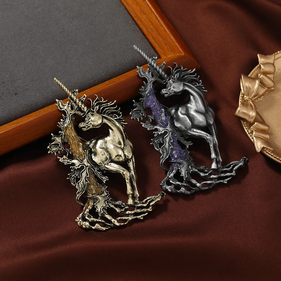 creative retro brooch European and American exaggerated large horse accessory