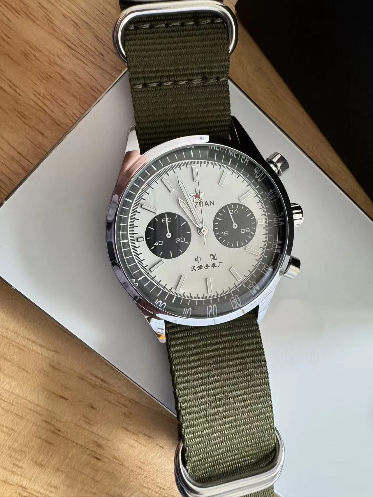 Men's Popular Quartz Watch Full Function Timer - Stylish Timepiece for Fashion And Function