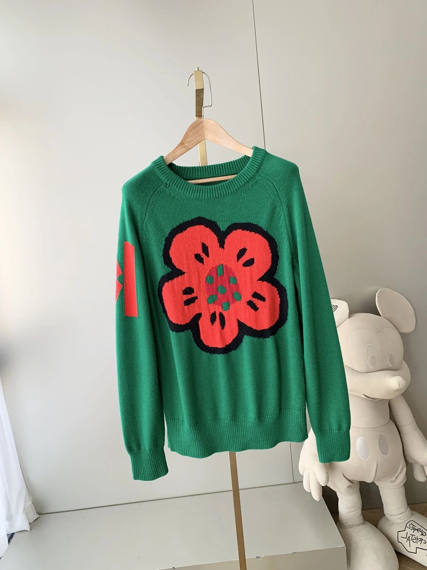 

New 2023 Winter Autumn And Women's Clothinground Neck Drop-Shoulder Sleeve Contrast Color Flower Loose Sweater 1018