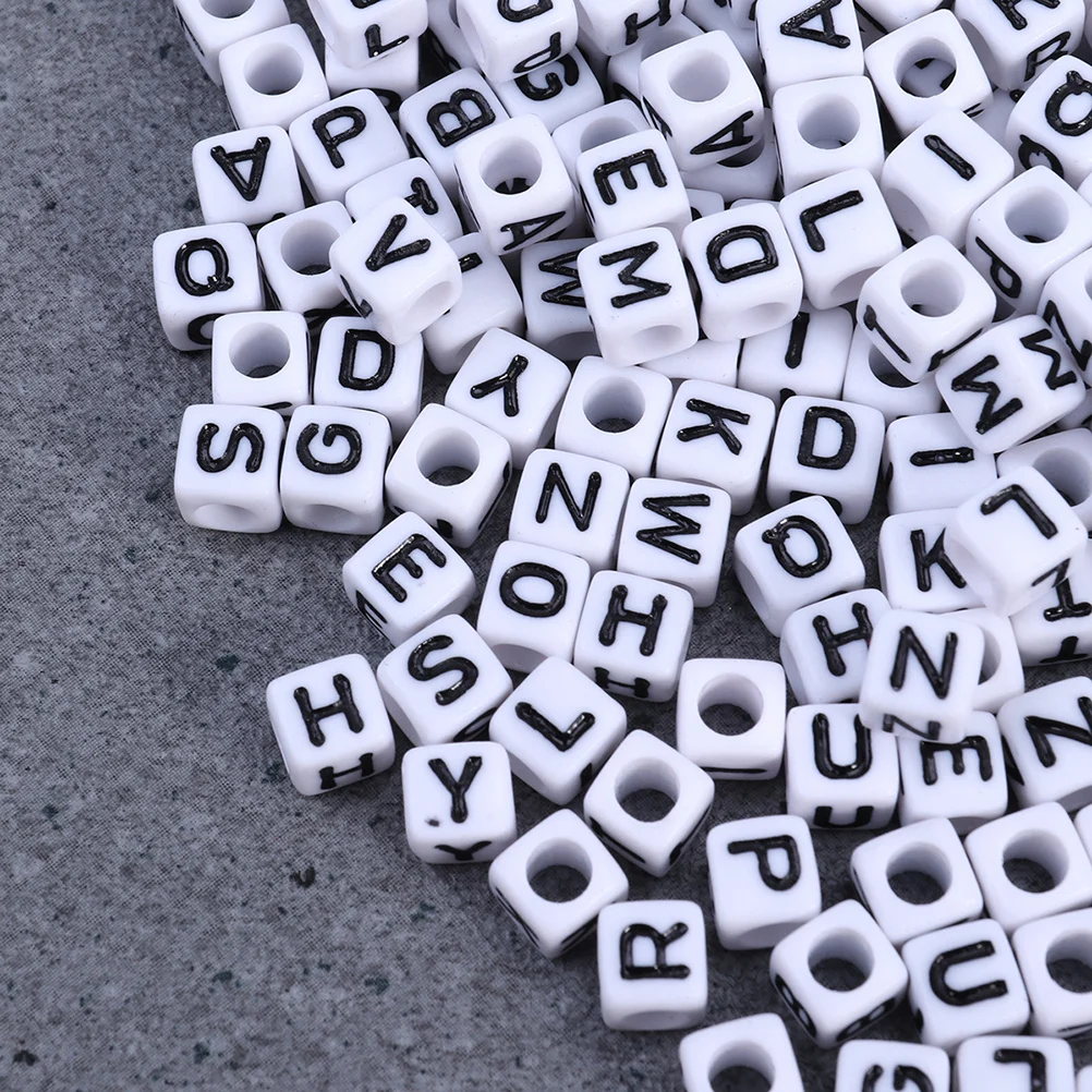 

1200 шт. акриловых бусин-кубиков с буквами и большим отверстием для изготовления украшений, браслетов, ожерелий, брелоков, белые, черные