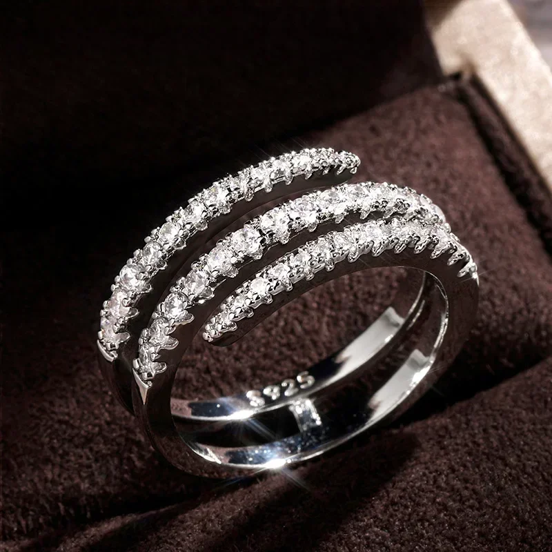 Huitan Fashion Surround Shaped Finger Rings for Women Shiny Crystal CZ Marriage Party Bridal  Statement Jewelry Whole Sale
