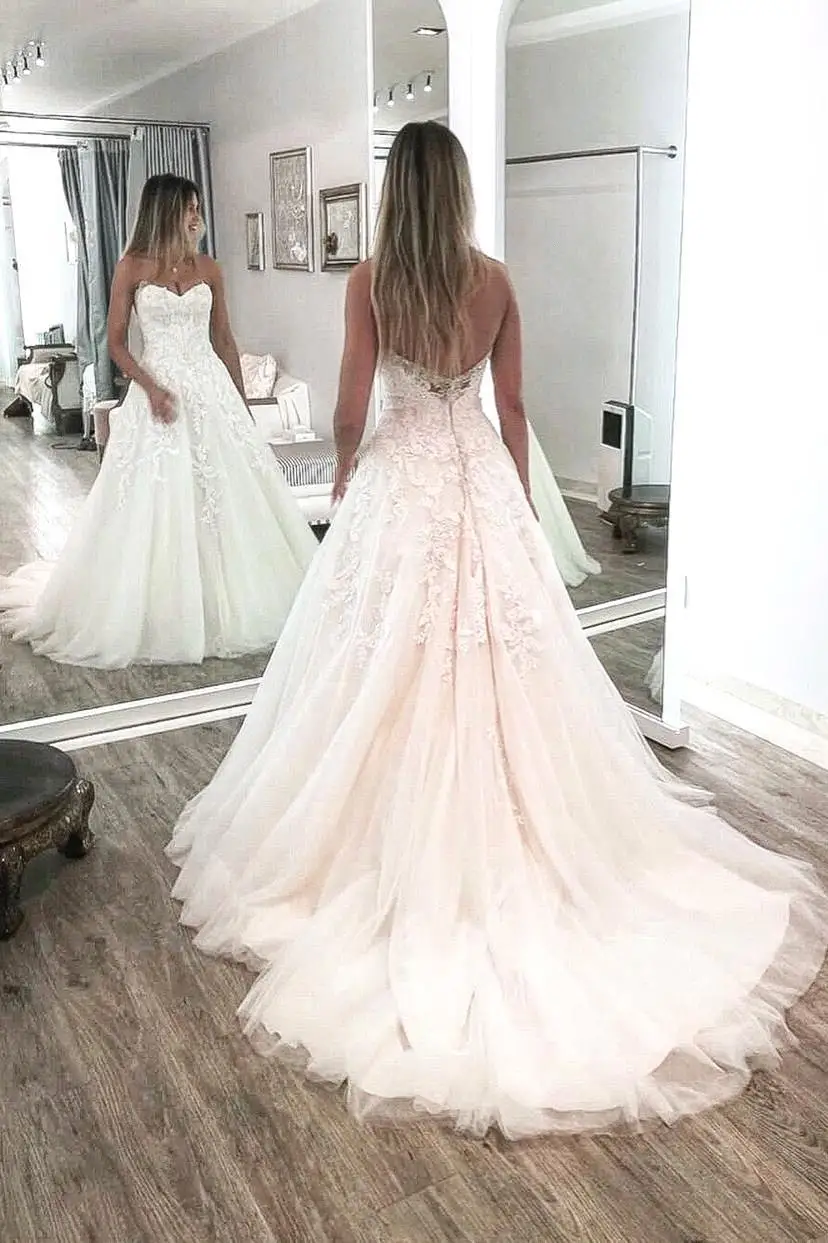 Vestidos De novia De encaje De diseño para mujer, traje De tul con escote en V y espalda en forma De corazón, cola De corte, 2022