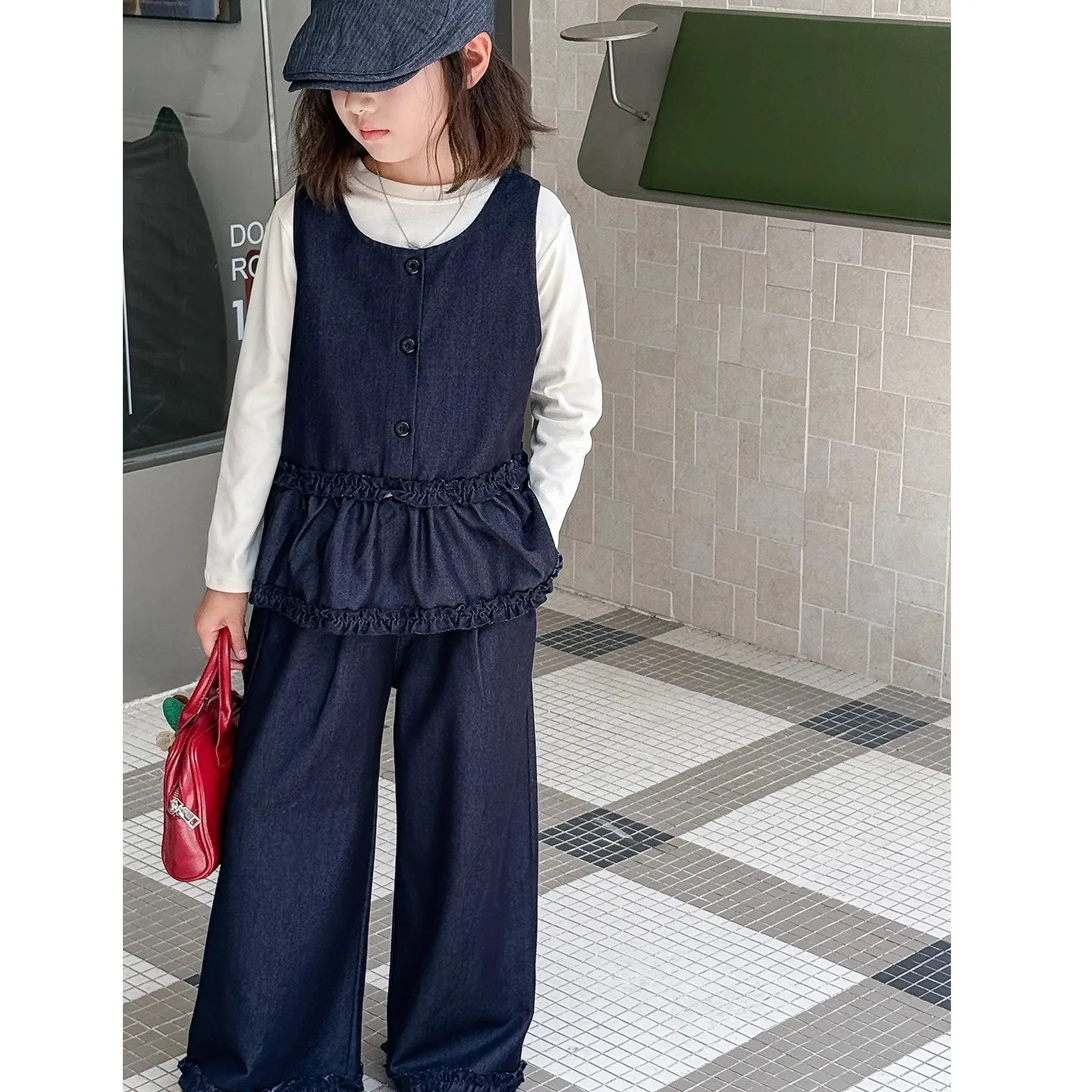 

Autumn Kids Girl 3pcs Outfit Round Neck Undershirt+Button Vest+Straight-leg Jean Children Girls Sets Teenager Girls Fashion Suit