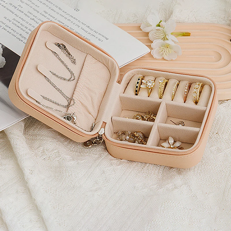 Einfache und tragbare Reise-Schmuckaufbewahrungsbox für Armbänder, Ohrringe, Ringe und Ohrstecker – Detail 31