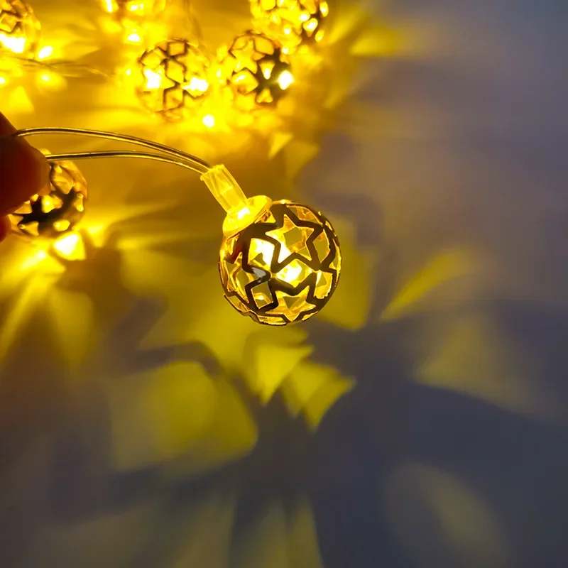 Catena di illuminazione a LED marocco Ball Iron Hollow Small Balls String Christmas Festival cortile lampada decorativa per esterni