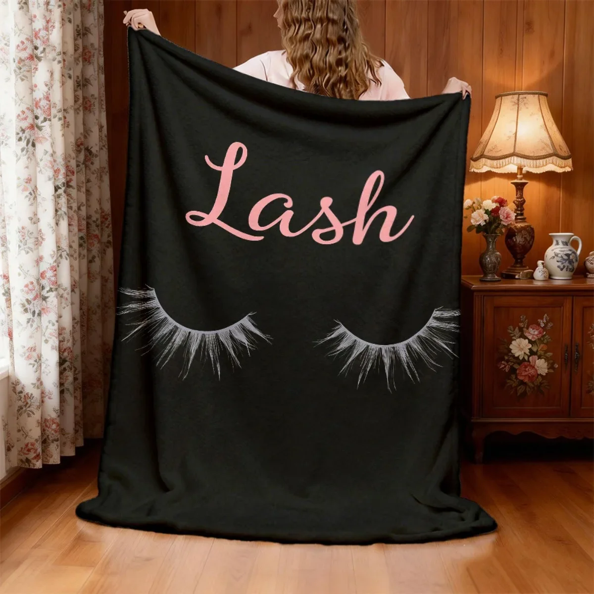 1pc Flannel Blanket Featuring a Black And Pink Eyelash Pattern, Providing a Soft And Warm Cozy Throw Suitable for All Seasons, P