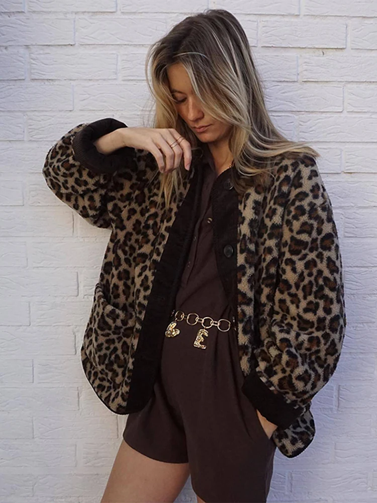 Retro Leopard Print Lamb Woolen Jackets Women Casual Loose O-neck Single Breasted Coats Lady Autumn Winter Chic High Street Tops