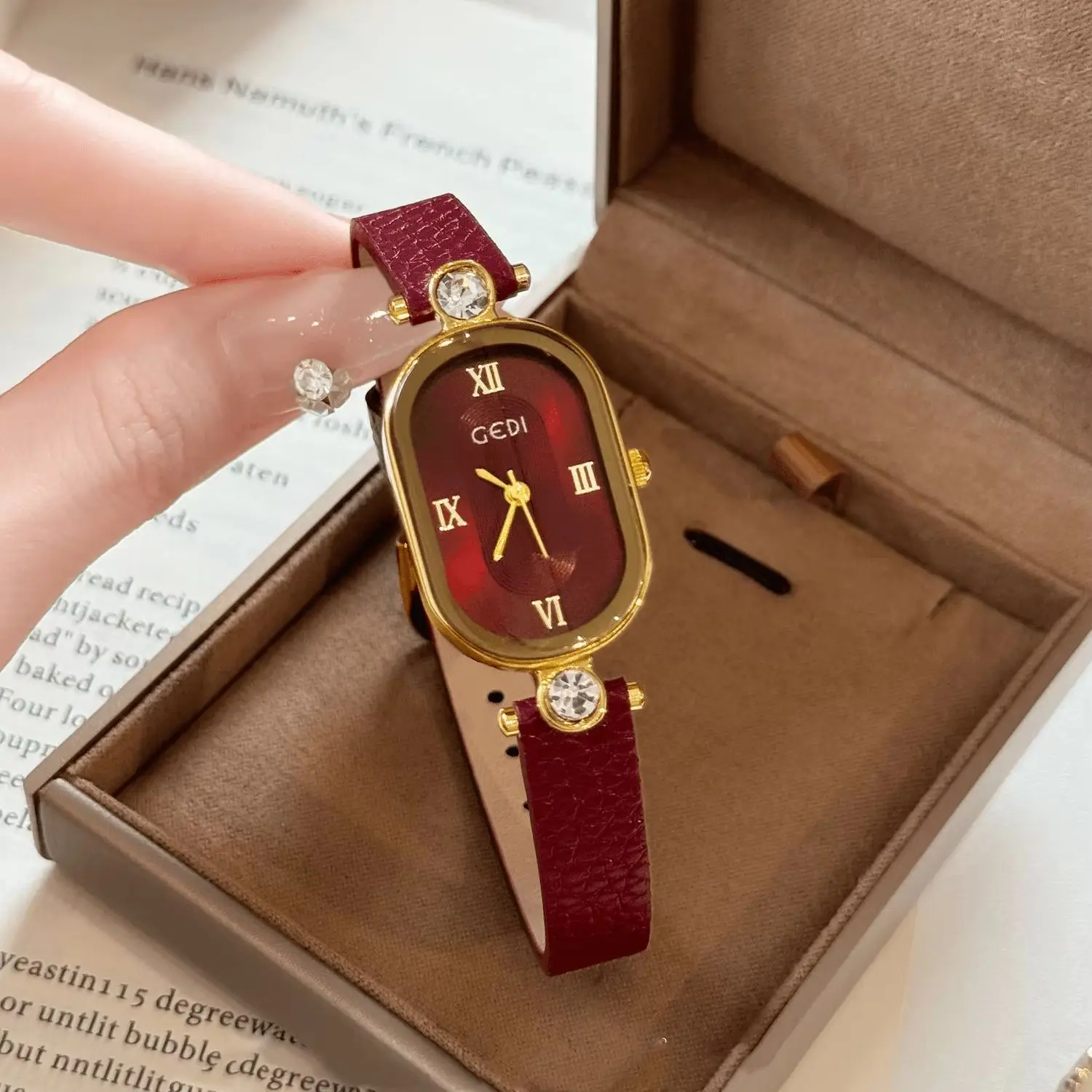 Oval Quartz Watches for Women Waterproof Leather Strap Roman Numeral Dial Minimalist Elegant Ladies Daily Dress Wristwatch