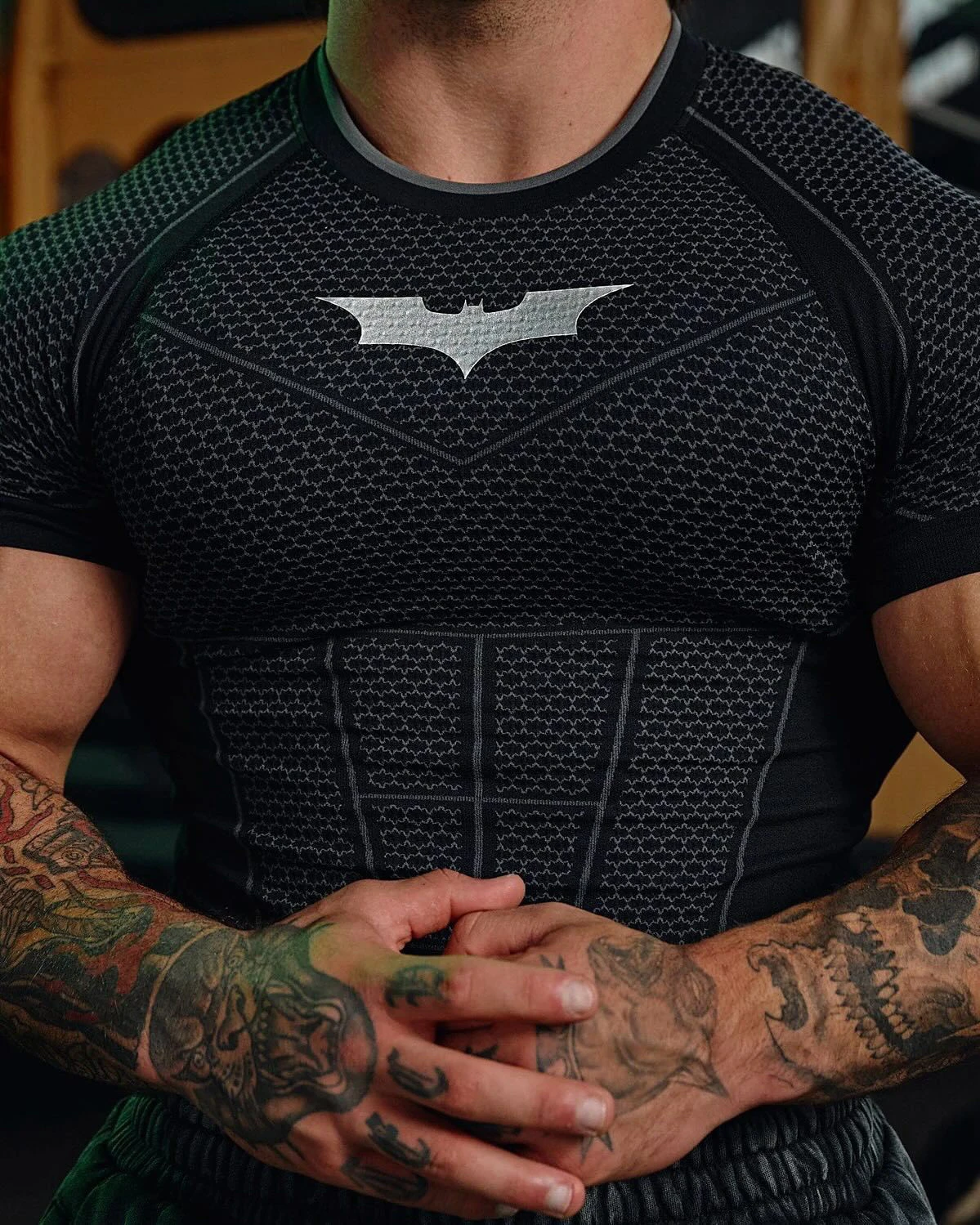2026 Sommer Herren Sport-Laufshirt Atmungsaktiv Schnelltrocknend Fledermaus-Muster Kurzarm Klassisch Trendy Street-Style