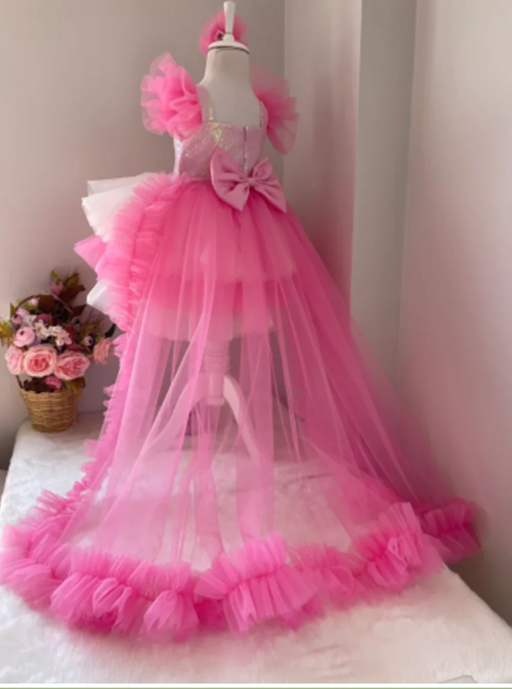 

Flower Girl Dresses Pink White Sequin Tiered Bow With Tailing Sleeveless For Wedding Birthday Party Banquet Princess Gowns