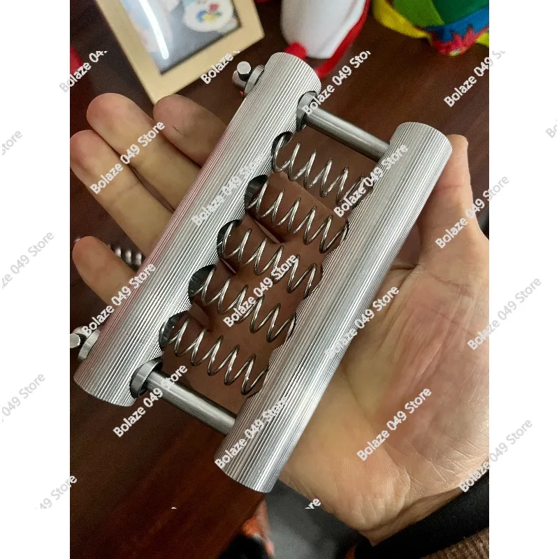 

Portable Men's Finger Strength Exercise, Hand Muscle Developer Adjustable 304 Stainless Steel Heavy Grip,