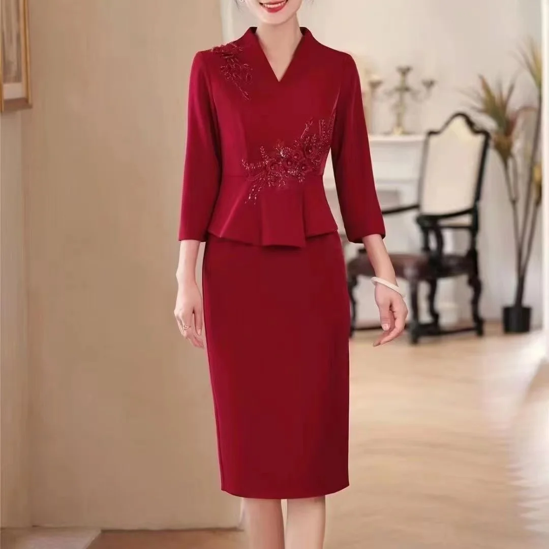 Abito da sposa estivo per madre abito rosso finto a due vestiti vestito da banchetto grasso di pancia Cheongsam primavera e autunno vino rosso