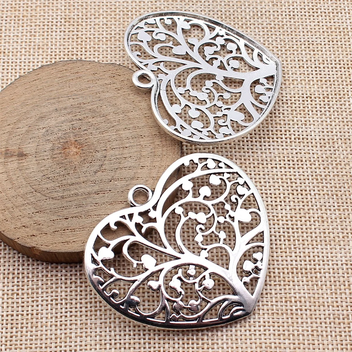 

4 шт., 56x50 мм (2,2x1,97 дюйма), подвески в форме сердца с ажурным узором, цвет античное серебро, аксессуары для изготовления ювелирных изделий своими руками