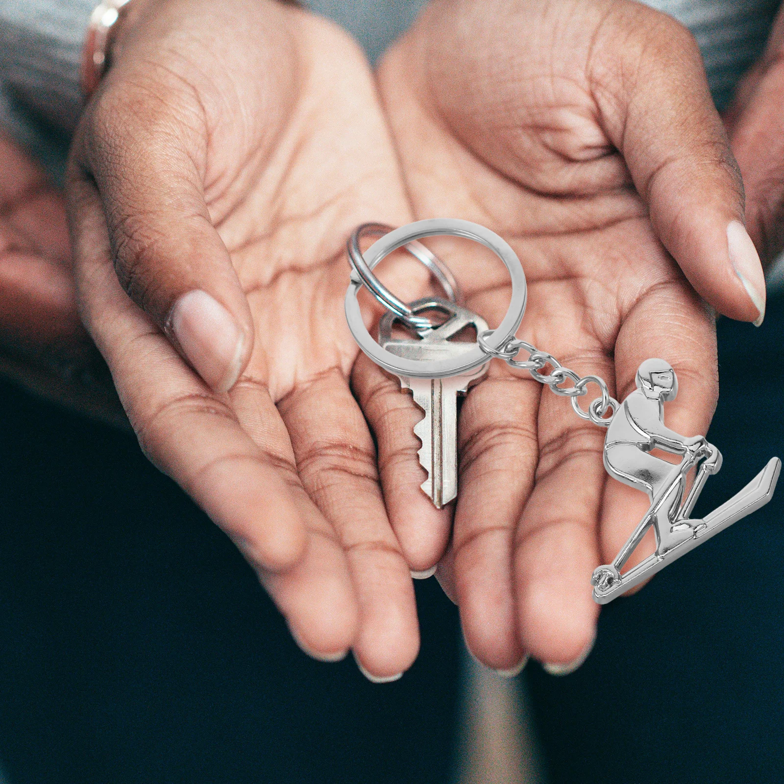 

Metal Skiing Figure Bag Keychain Charm Durable Skiing Figure Accessory Sport Backpack Pendant Key Holder Sport Charm