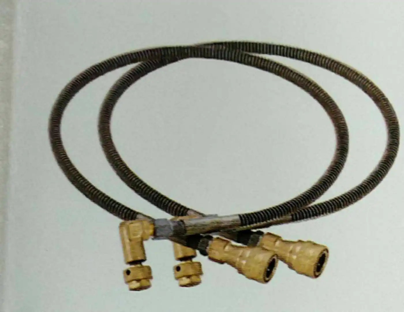 

Refrigerant hose for quick connection of indoor and outdoor units for entropy detection of air conditioning heat pumps