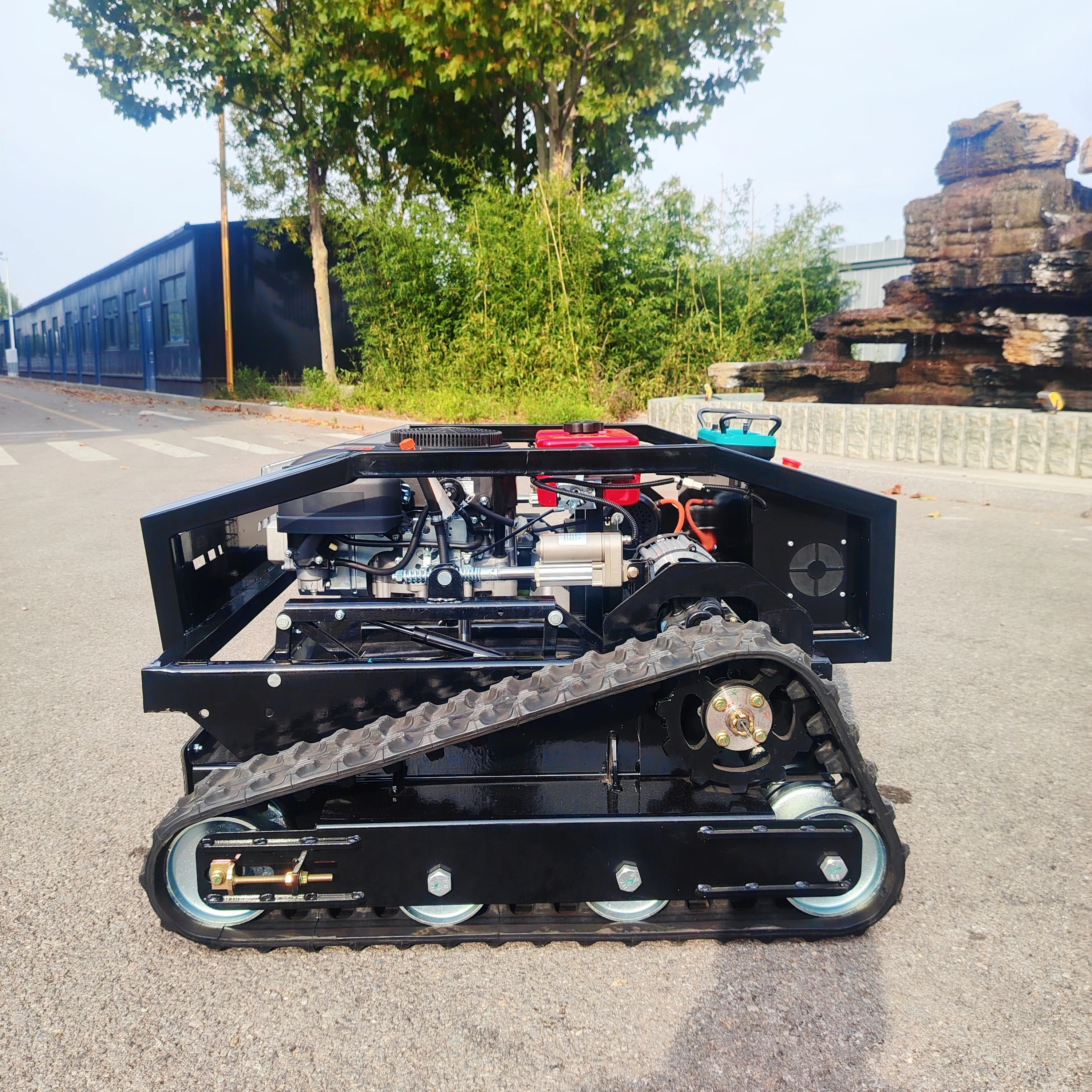 Robot Crawler Remote-Controlled Lawn Mower, with CE-EPA Certificate, 550mm, 800mm, 1000mm Factory Cheap Lawn Mower