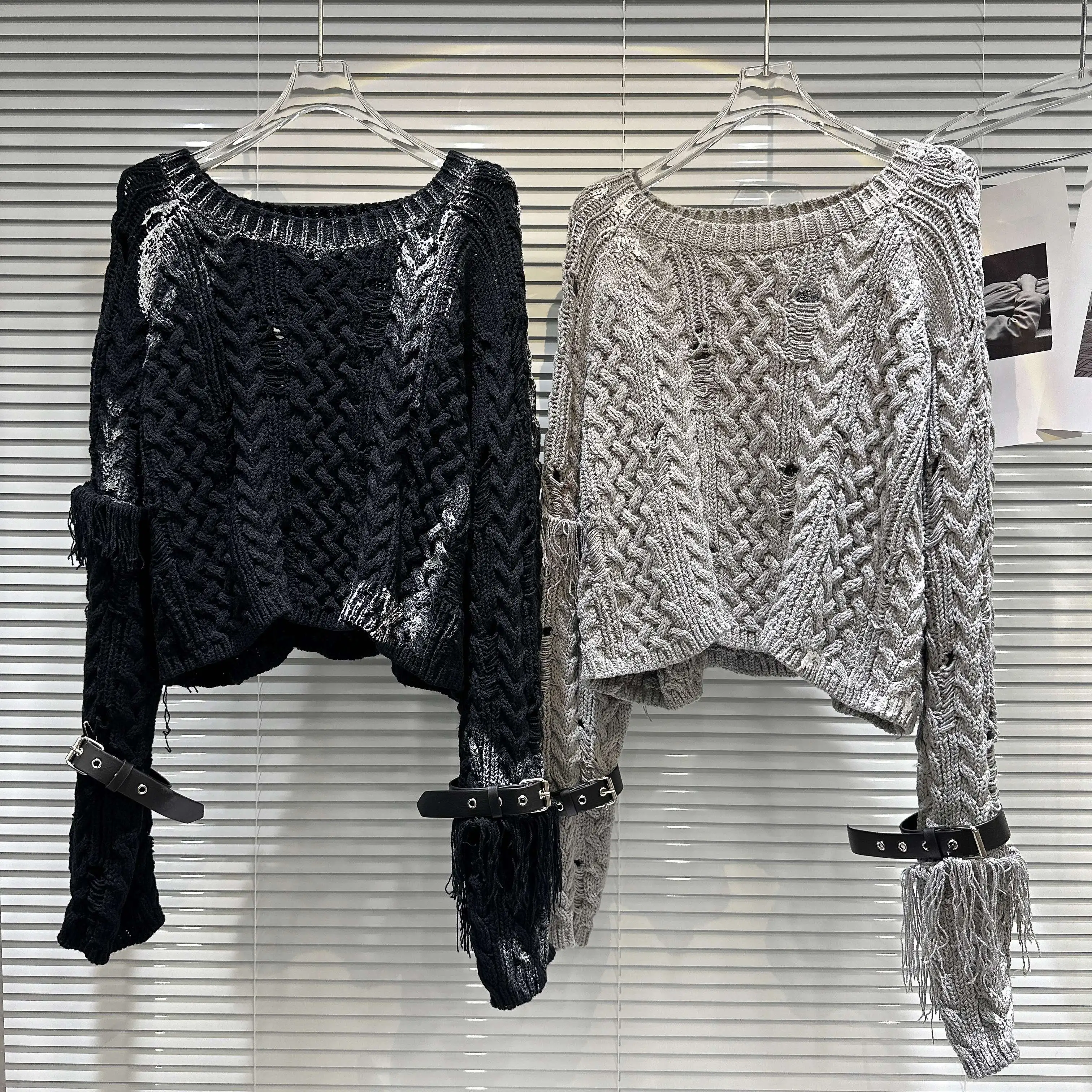 Mode Dames Zwarte Riemgesp Gebroken Gat Gebreide Truien 2024 Herfst Nieuwe Lange Pullovers Dames Trendy