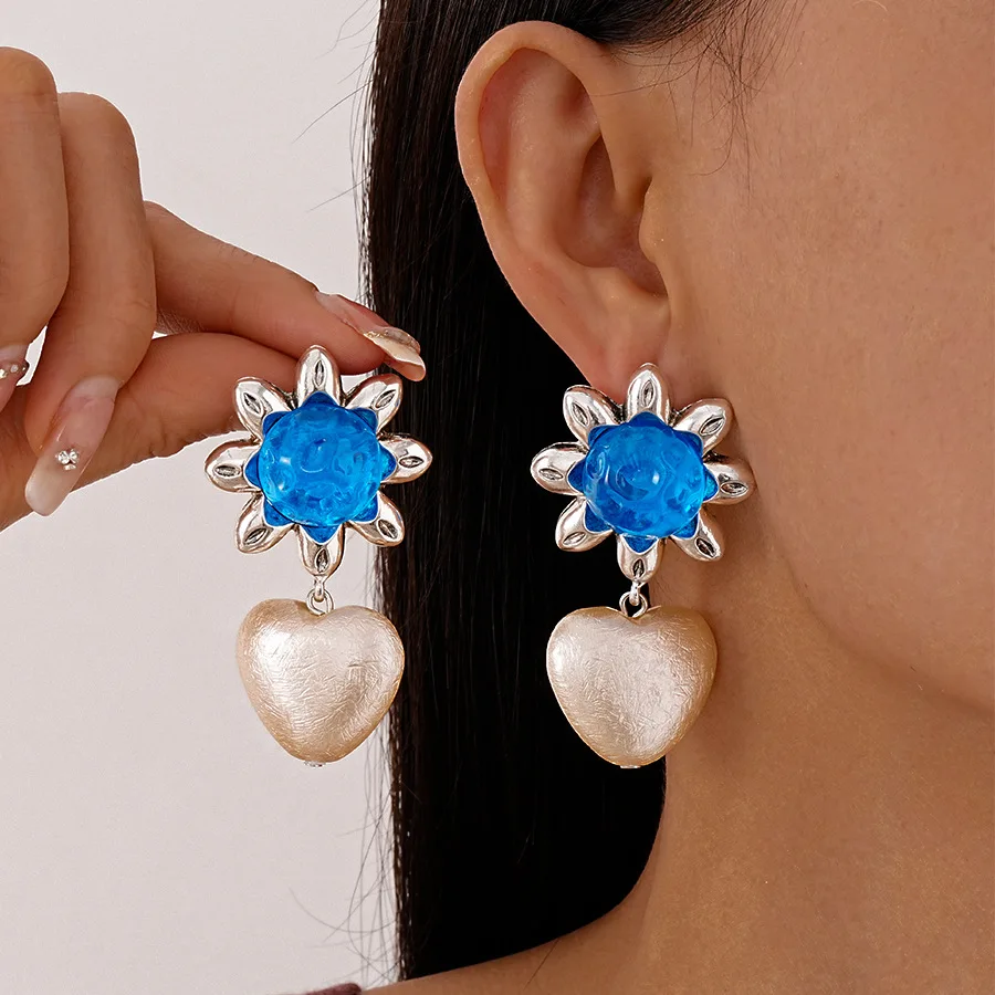 Retro resin sun flower sponge beads love silver needle earrings, niche high-end temperament earrings for women