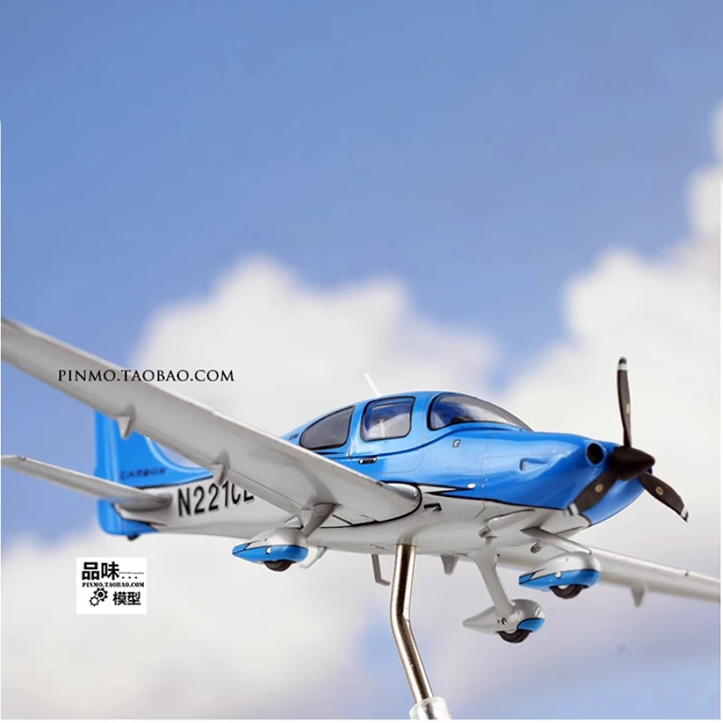 Diecast 1:72 Scale Cirrus SR22 single-engine aircraft N221CL Alloy Finished Simulation Model Souvenir Gifts For Adult Boy