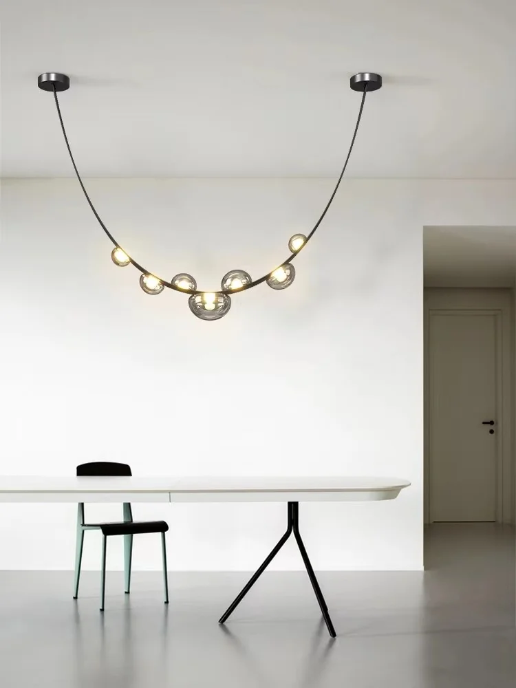 Postmodernistyczny minimalistyczny skórzany żyrandol sufitowy LED włoski projektant oświetlenie do salonu jadalnia willa Home Decor lampa wisząca