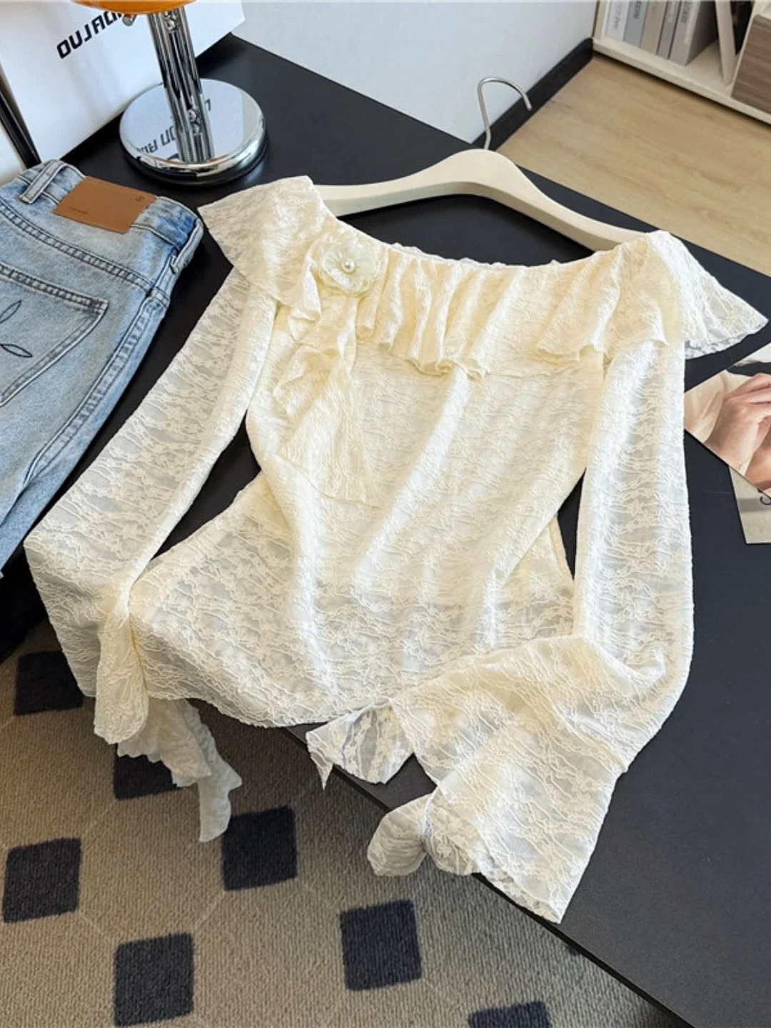 Sweet Style Ruffle Sleeve Lace Shirt Women's Waist-Cinching Spring New Design Flared Sleeve Blouse Floral Embroidered Polyester