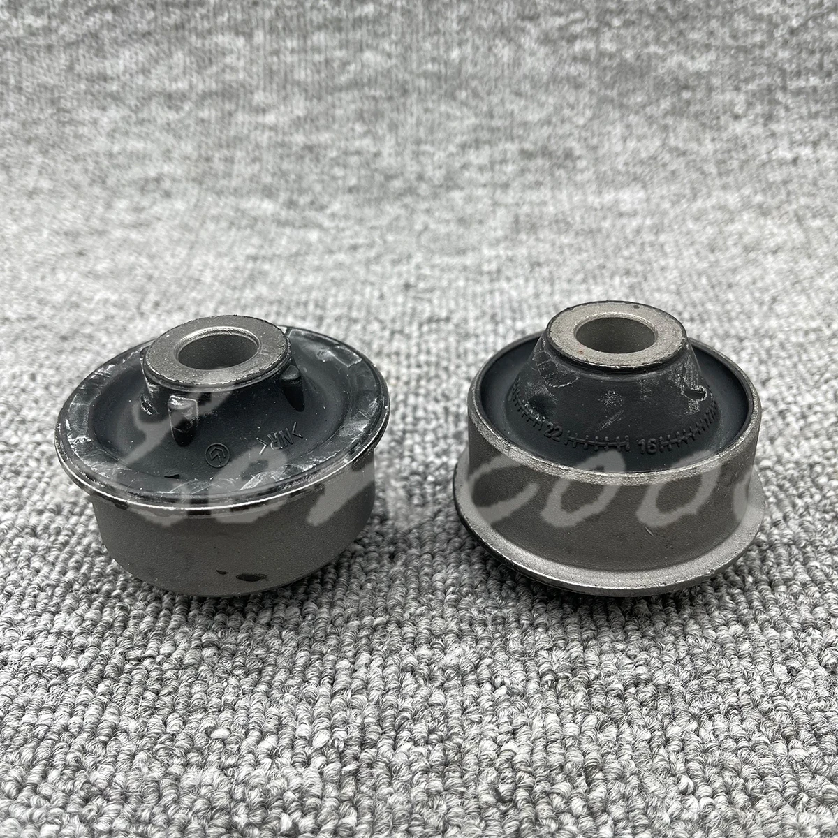 

352392 A pair lower arms rear bushing For Peugeot 3008 T88 408 307 308 CC SW Citroen C4 Picasso DS4 C4L