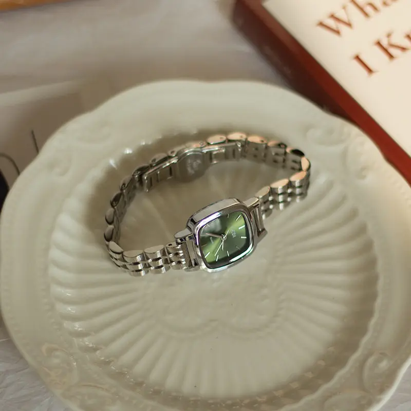 New Stainless Steel Strap Square Dial Watch For Women Simple Yet Luxurious, High-End Casual And Versatile With An Elegant Style.