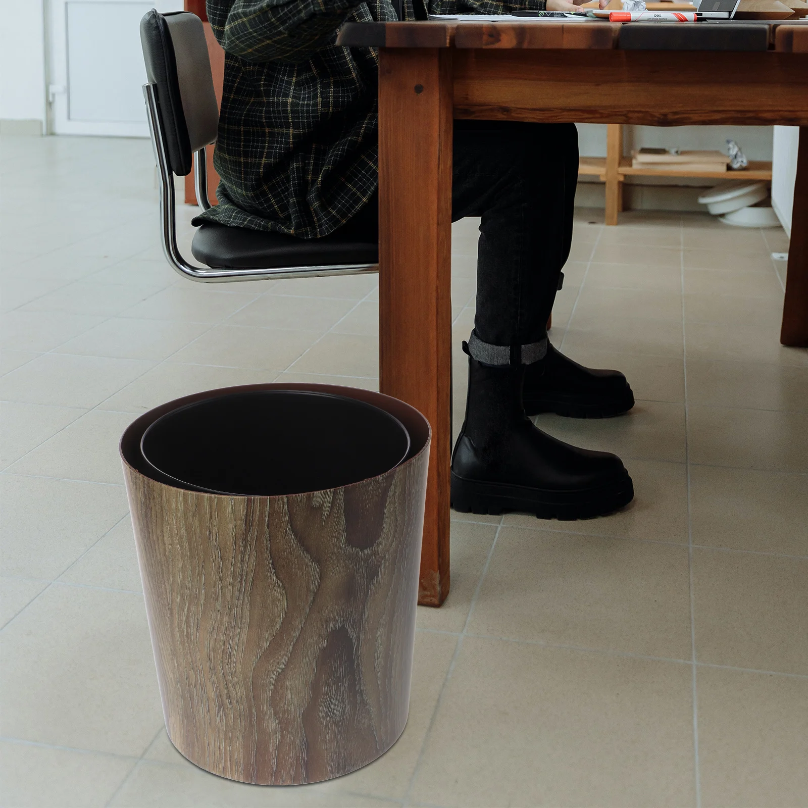 

Large Capacity Imitation Wood Grain Trash Can Vintage Design for Kitchen Bathroom Hotel Home Office Wastebasket Bin