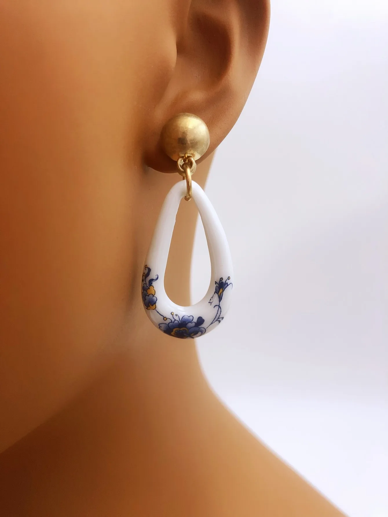 Elegant Waterdrop-shaped Ceramic Earrings for Women\'s Everyday Look